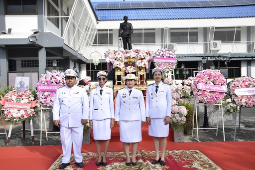 สำนักงานพัฒนาชุมชนอำเภอหนองแซง ร่วมกิจกรรม พิธีถวายสักการะพระบรมราชานุสาวรีย์ พระบาทสมเด็จพระจุลจอมเกล้าเจ้าอยู่หัว เนื่องใน "วันปิยมหาราช"