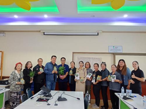 🌿🥭 สำนักงานพัฒนาชุมชนอำเภอหนองแซง ดำเนินโครงการพัฒนาศักยภาพเครือข่ายกลุ่มอาชีพ และผู้ผลิต ผู้ประกอบการ หนึ่งตำบล หนึ่งผลิตภัณฑ์🌿 🥭